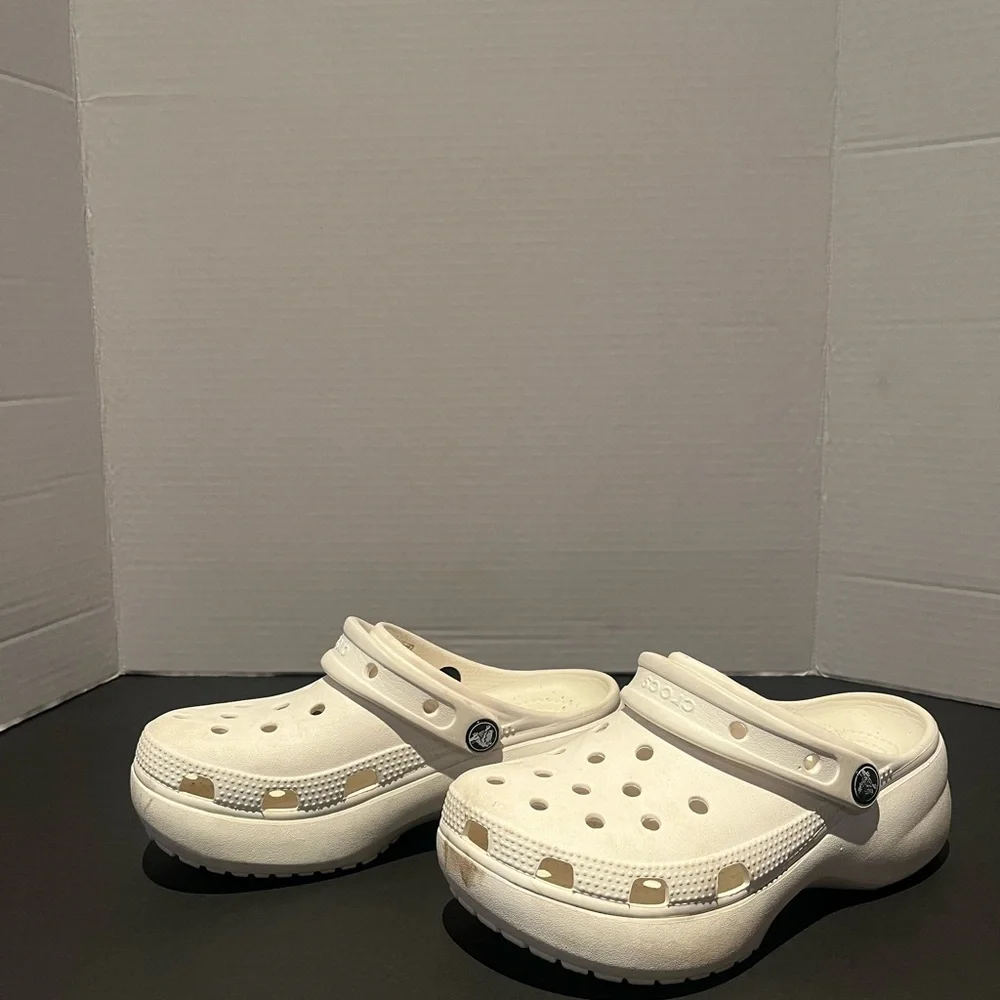 Crocs - Picture 2 of 5